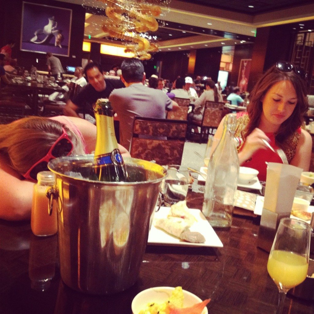 11 Fun Things to Do in Las Vegas - buffet