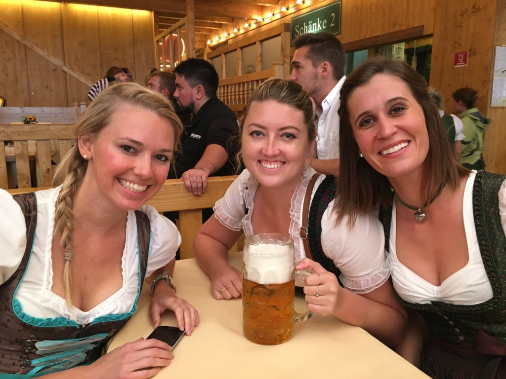 tourists wearing Dirndl 