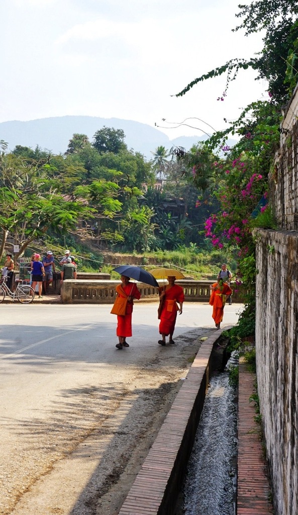 Laos monks