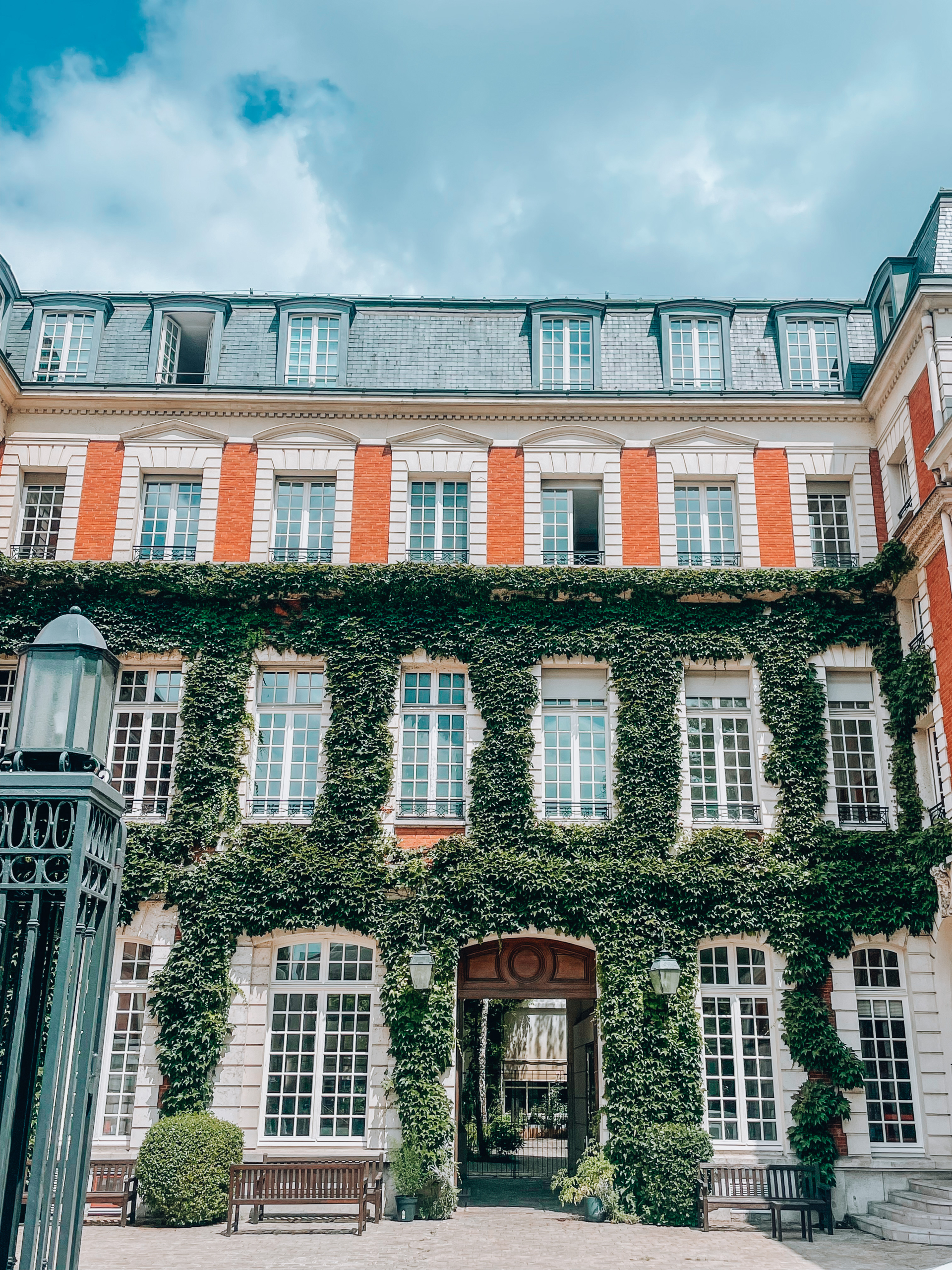 Le Marais neighborhood