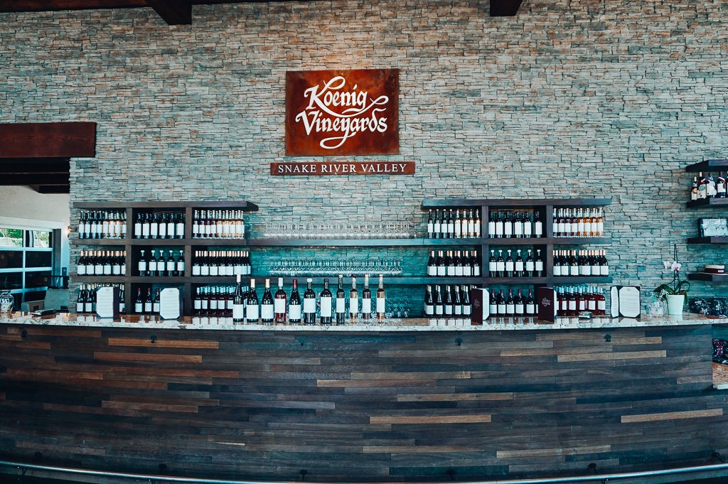 Koenig Vineyards wine