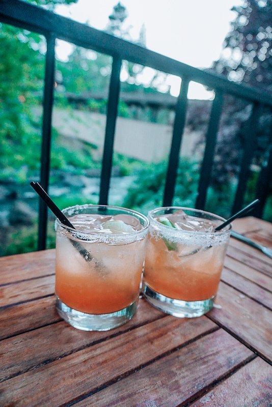 Currents restaurant on the Deschutes – cocktails Currents restaurant on the Deschutes - cocktails