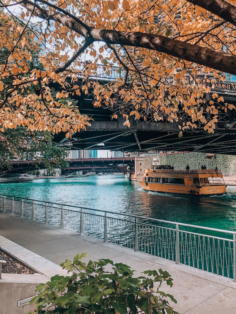 chicago river Chicago in a weekend activities