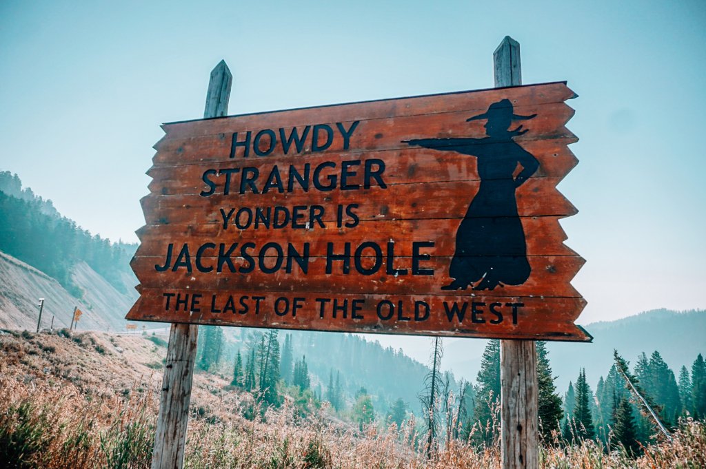 Howdy Stranger Sign Jackson