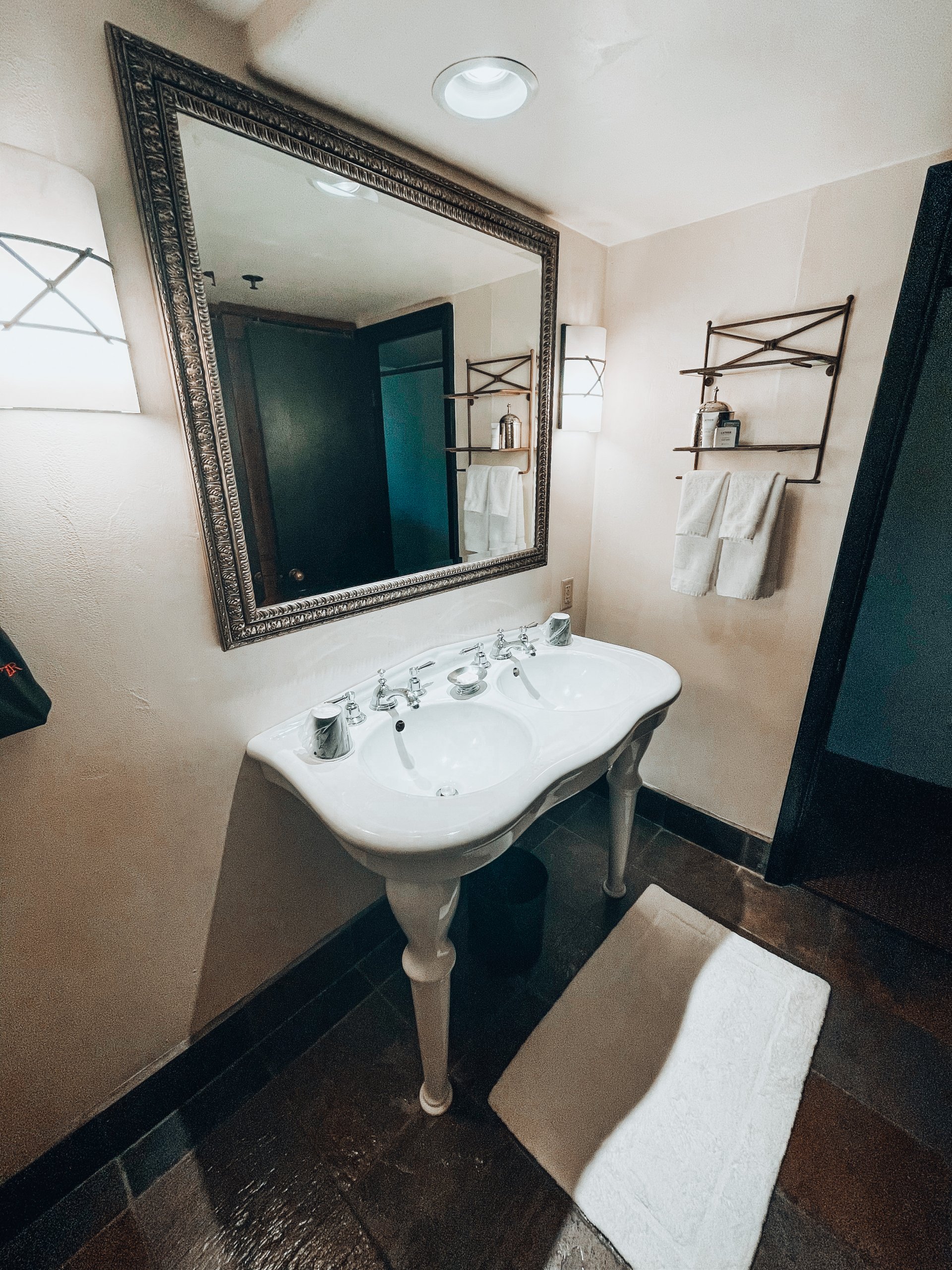 inn and spa at loretto bathroom
