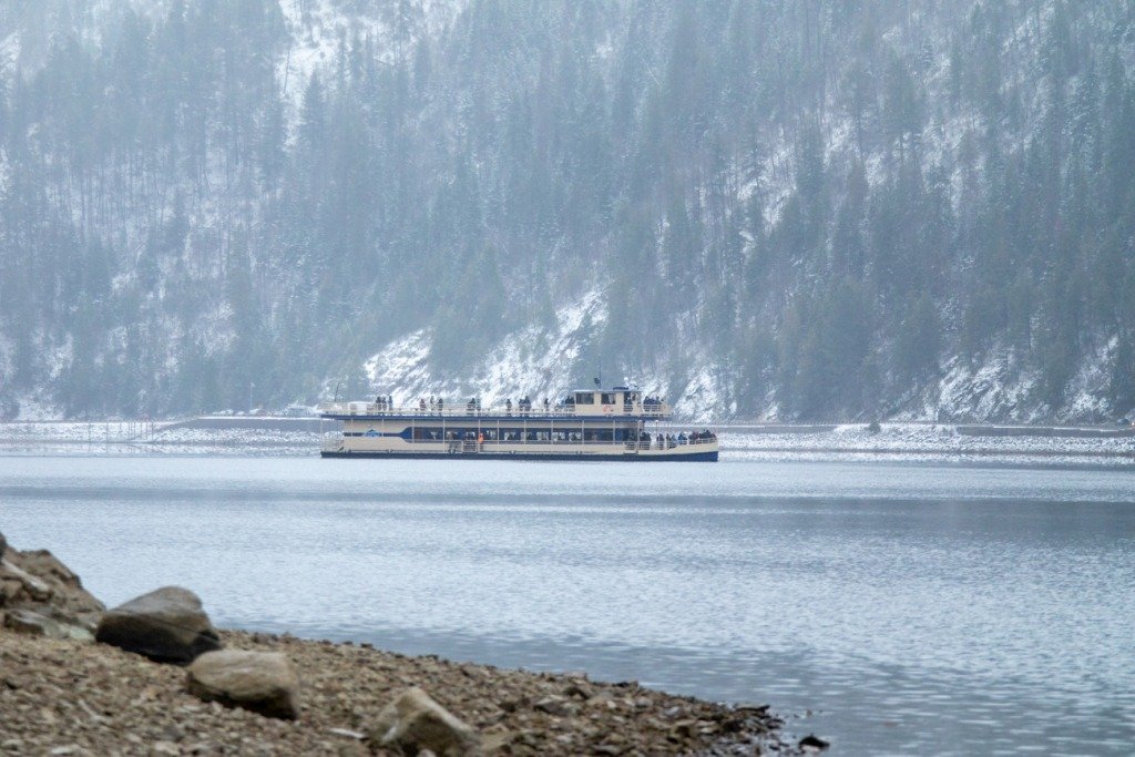 boat tour on lake coeur d'alene