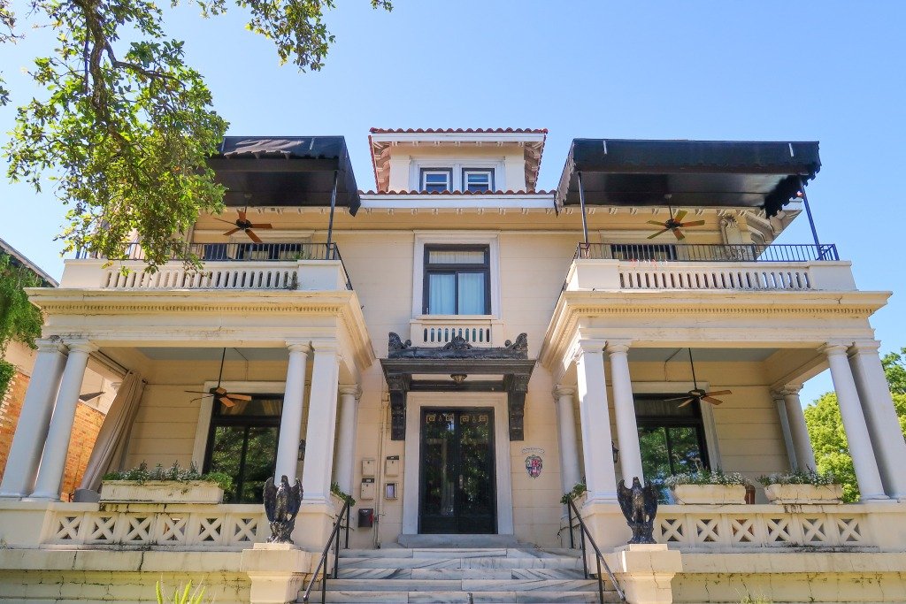 Mobile Airbnb Mobile Airbnb