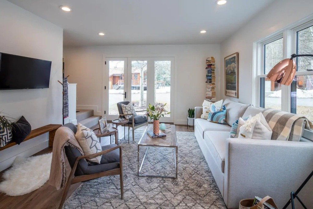 Clean Luxury Apartment in Warm Springs