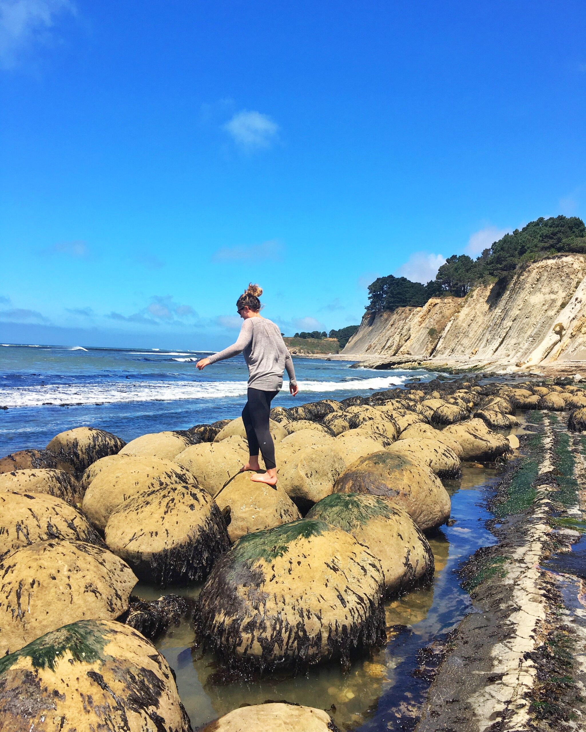 Bowling Ball beach rocks 2 Nights in Mendocino California | Traveling Spud