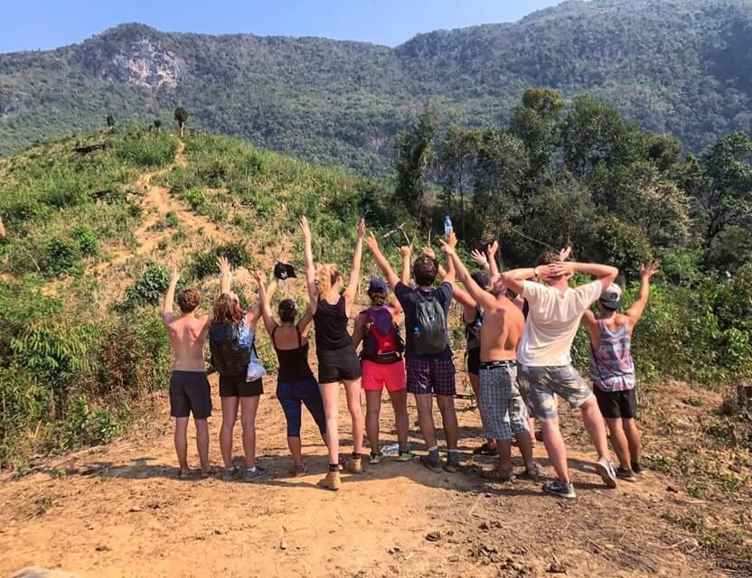 group tourists 9 Painless Ways to Make Friends While Traveling Solo