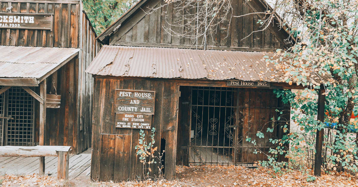 12 Spooky Ghost Towns in Idaho