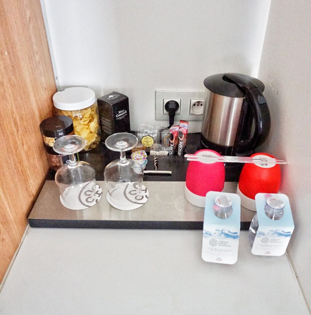 Hotel Chavanel room amenities