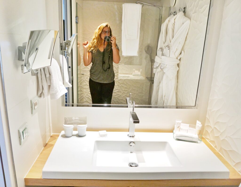 Hotel Chavanel Bathroom Necessities