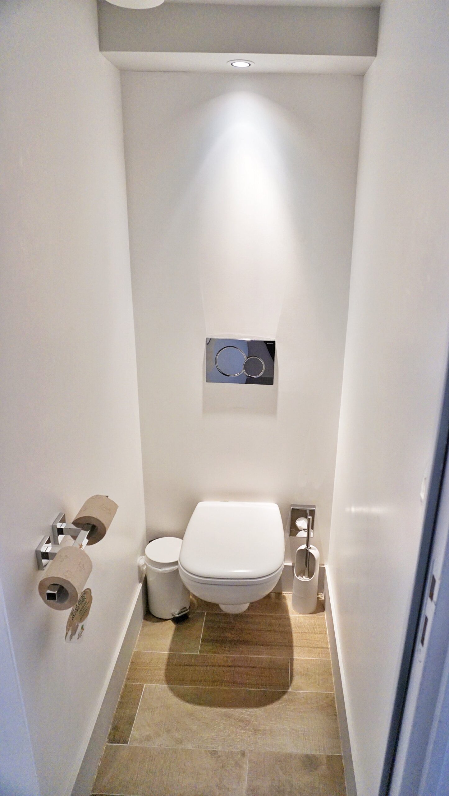 Hotel Chavanel toilet