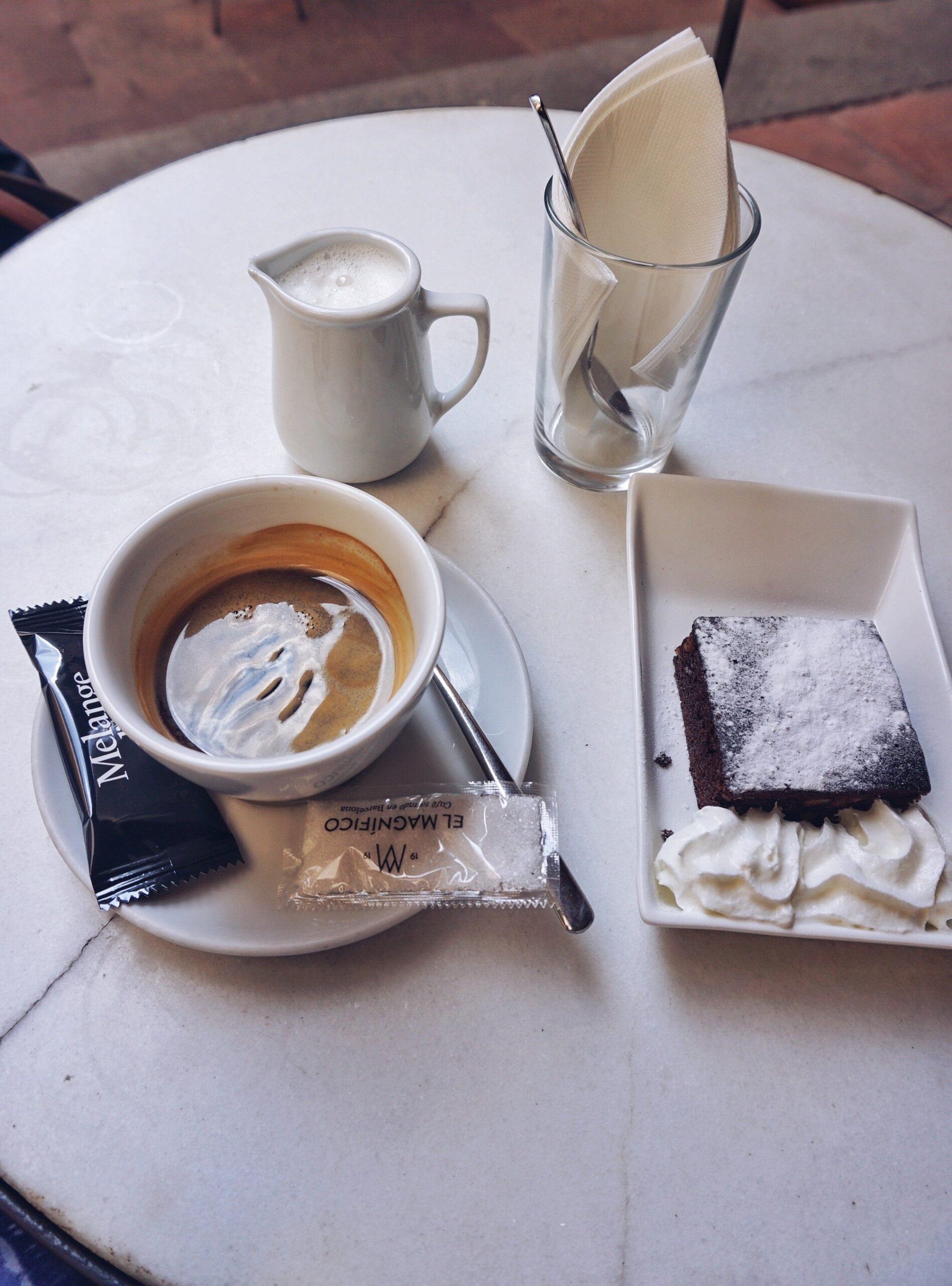 Barcelona coffee and brownie
